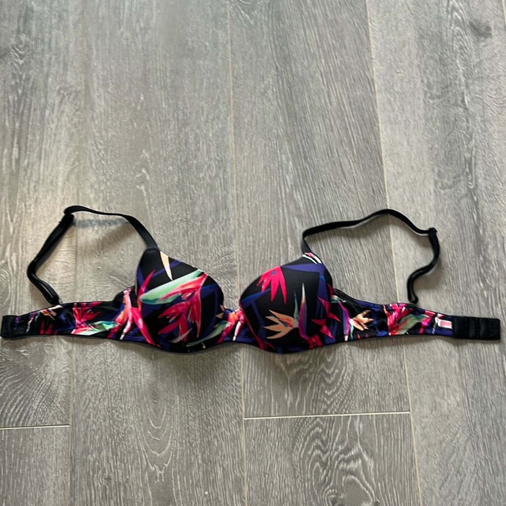 Patterned PINK bra